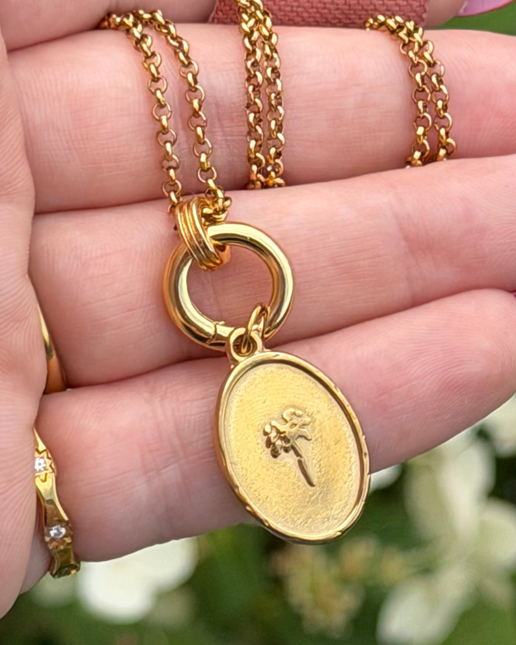 MAIA Charm Chain